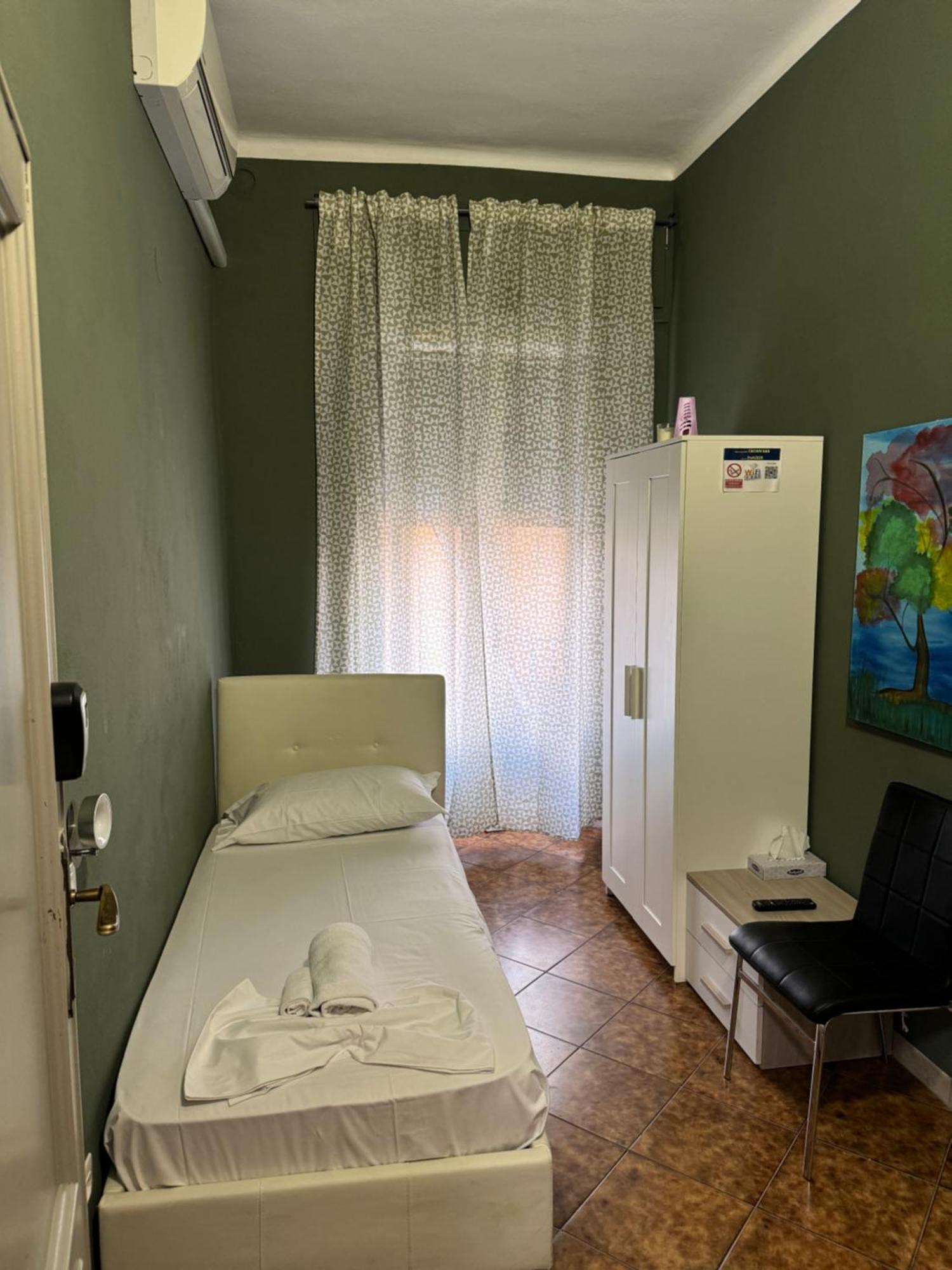 Crown Guest house *